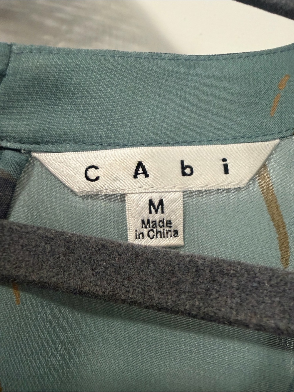 CAbi 984 Floral Tunic Blouse Women’s M Blue Sleeveless Tie Neck Boho Top - Picture 3 of 11